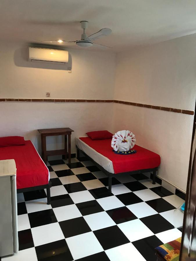 Hotel Colorado 신데 델 카르멘 외부 사진